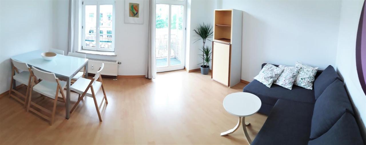 Schoene, Ruhige Zweiraumwohnung Im Angesagten Altlindenau Leipzig Exterior photo