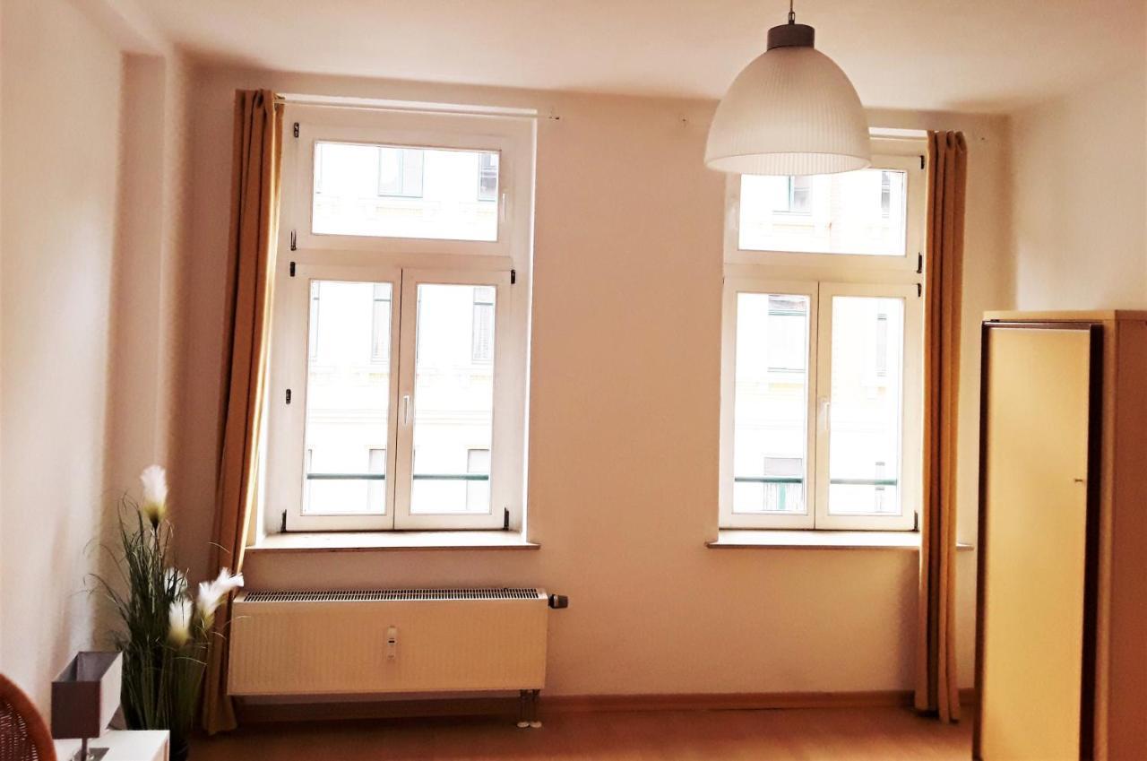 Schoene, Ruhige Zweiraumwohnung Im Angesagten Altlindenau Leipzig Exterior photo